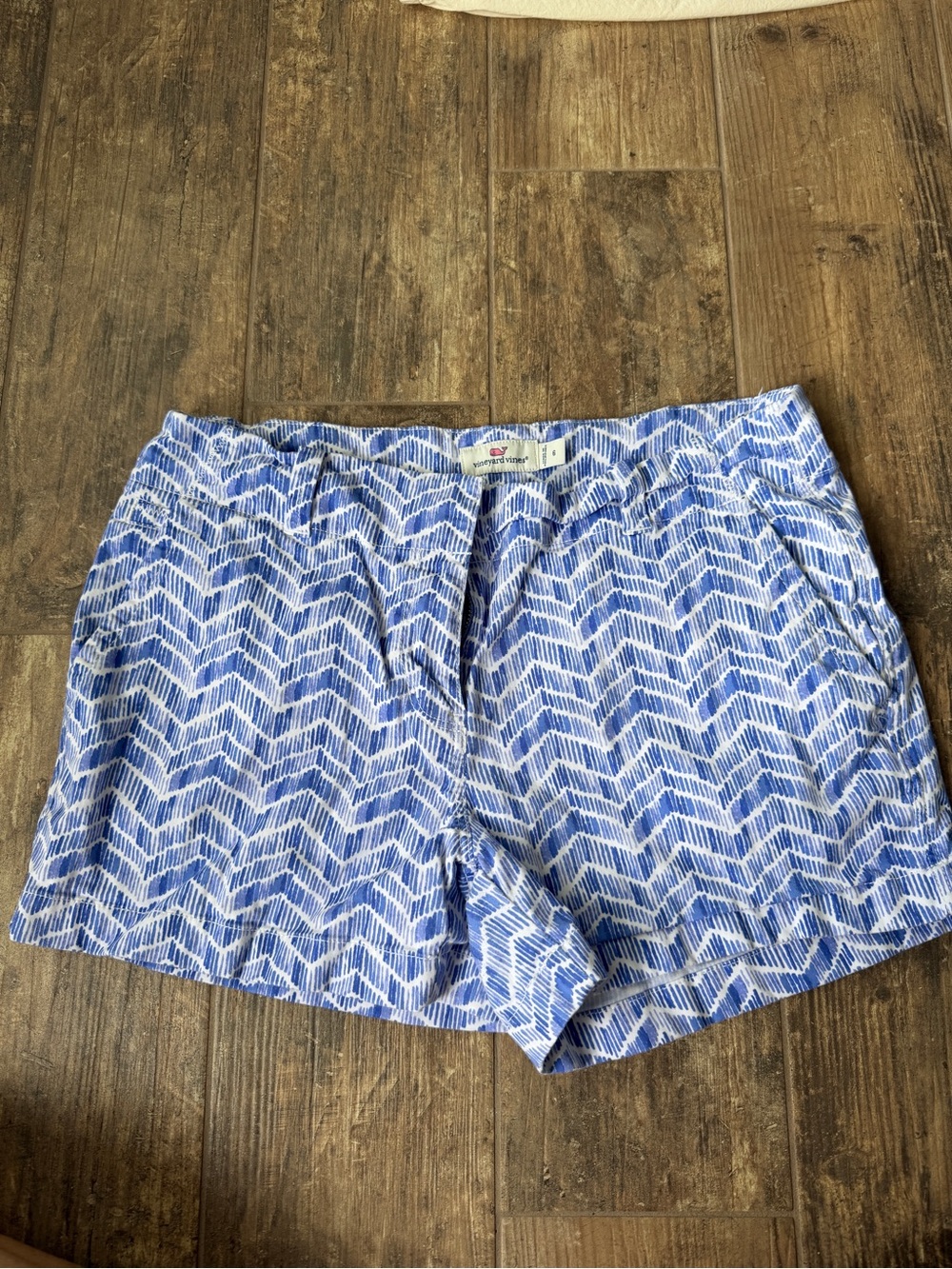 Vineyard Vines Linear Whale Tail Shorts
